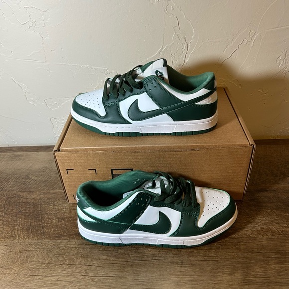 DD1391-101 Nike Dunk Low Retro Varsity Green Team Green women size 8.5 - Picture 1 of 5